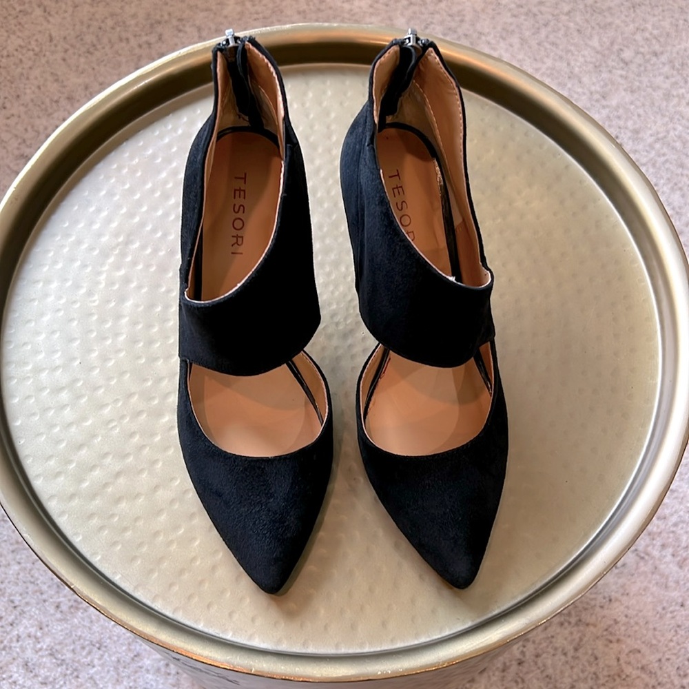 Tesori Edie Black Suede Heels - Picture 3 of 14